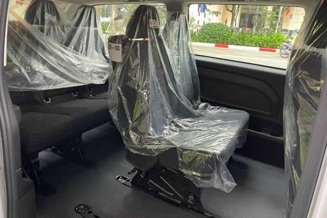 Mercedes-Benz Vito Tourer chỉ còn 1,21 tỷ đồng - Hình 5 Mercedes-Benz Vito Tourer chi con 1,21 ty dong-Hinh-5
