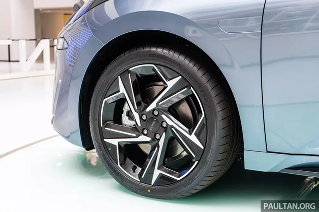 Thương hiệu ôtô Lynk & Co đã chính thức ra mắt mẫu sedan hạng D mới - Hình 3 Thuong hieu oto Lynk & Co da chinh thuc ra mat mau sedan hang D moi-Hinh-3