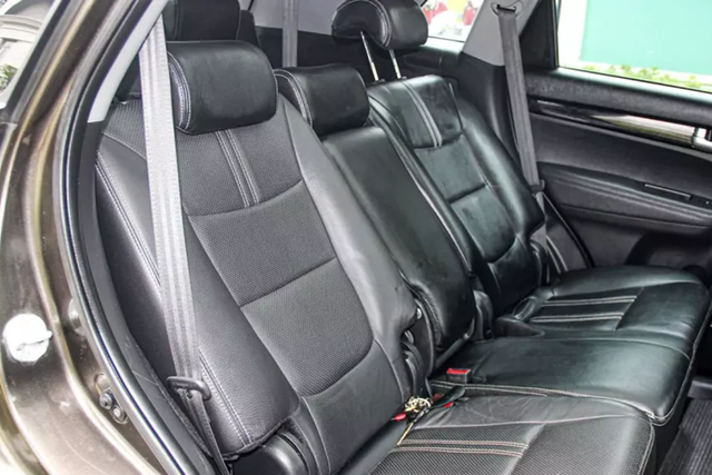 Kia Sorento 2014 chỉ 430 triệu đồng - Hình 5 Kia Sorento 2014 chi 430 trieu dong-Hinh-5