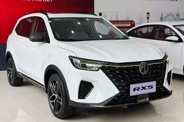 Mẫu SUV MG RX5 tiếp tục giảm thêm 120 triệu đồng Mau SUV MG RX5 tiep tuc giam them 120 trieu dong