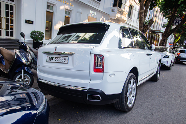 Xem Rolls-Royce Cullinan được ví như biệt thự di động - Hình 7 Xem Rolls-Royce Cullinan duoc vi nhu biet thu di dong-Hinh-7