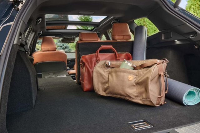 Toyota Crown Signia 2024 moi sang nhu xe 'chu tich'-Hinh-6