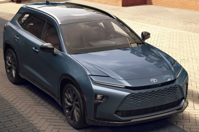 Toyota Crown Signia 2024 moi sang nhu xe 'chu tich'