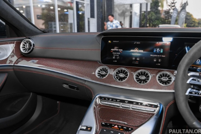 Mercedes-Benz 'vén màn' phiên bản AMG GT 63 S E Performance F1 Edition - Hình 8 Mercedes-Benz 'ven man' phien ban AMG GT 63 S E Performance F1 Edition-Hinh-8