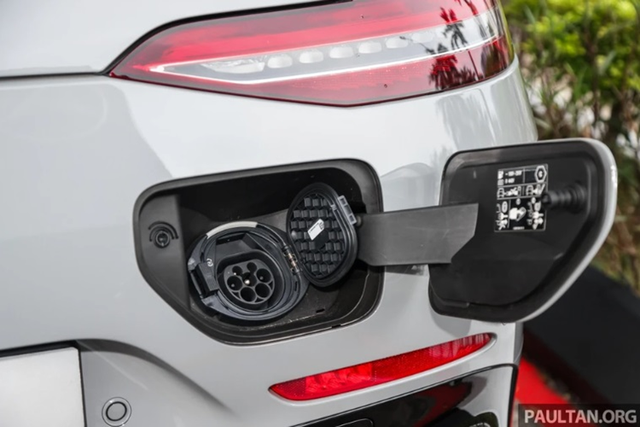 Mercedes-Benz 'vén màn' phiên bản AMG GT 63 S E Performance F1 Edition - Hình 9 Mercedes-Benz 'ven man' phien ban AMG GT 63 S E Performance F1 Edition-Hinh-9