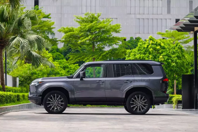 Ngắm mãi mẫu SUV hạng sang GX thế hệ mới - Hình 3 Ngam mai mau SUV hang sang GX the he moi-Hinh-3