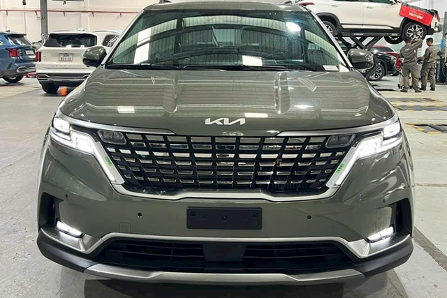 Cận cảnh Carnival VIN 2024 đang được giảm giá tới 40 triệu đồng - Hình 3 Can canh Carnival VIN 2024 dang duoc giam gia toi 40 trieu dong-Hinh-3