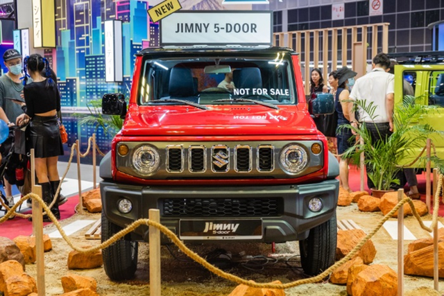 Chi tiết Suzuki Jimny phiên bản 5 cửa - Hình 2 Chi tiet Suzuki Jimny phien ban 5 cua-Hinh-2