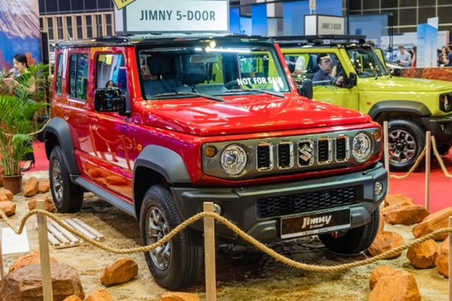 Chi tiết Suzuki Jimny phiên bản 5 cửa Chi tiet Suzuki Jimny phien ban 5 cua