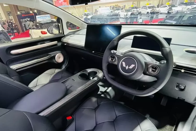 Chi tiết mẫu MPV chạy điện Wuling Cloud EV 2024 - Hình 8 Chi tiet mau MPV chay dien Wuling Cloud EV 2024-Hinh-8