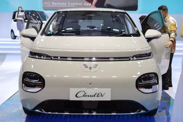 Chi tiết mẫu MPV chạy điện Wuling Cloud EV 2024 - Hình 5 Chi tiet mau MPV chay dien Wuling Cloud EV 2024-Hinh-5