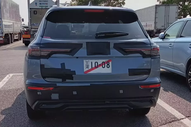 Chi tiết Mitsubishi Outlander 2025 - Hình 7 Chi tiet Mitsubishi Outlander 2025-Hinh-7