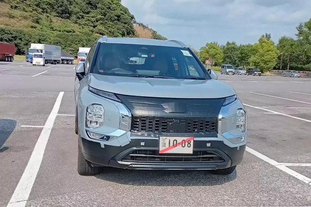 Chi tiết Mitsubishi Outlander 2025 - Hình 2 Chi tiet Mitsubishi Outlander 2025-Hinh-2