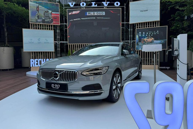 Volvo S90 Recharge Ultimate 2024 chính thức ra mắt ở Việt Nam Volvo S90 Recharge Ultimate 2024 chinh thuc ra mat o Viet Nam
