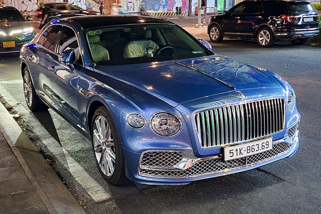 Tận thấy Bentley Flying Spur hybrid ở Sài Gòn - Hình 5 Tan thay Bentley Flying Spur hybrid o Sai Gon-Hinh-5