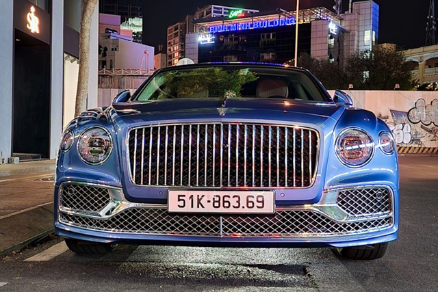 Tận thấy Bentley Flying Spur hybrid ở Sài Gòn - Hình 4 Tan thay Bentley Flying Spur hybrid o Sai Gon-Hinh-4