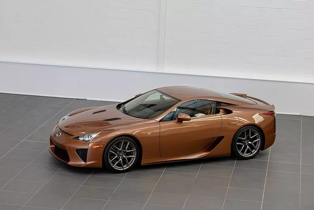 Xem siêu xe hàng hiếm Lexus LFA, trên thế giới chỉ có 3 chiếc - Hình 6 Xem sieu xe hang hiem Lexus LFA, tren the gioi chi co 3 chiec-Hinh-6