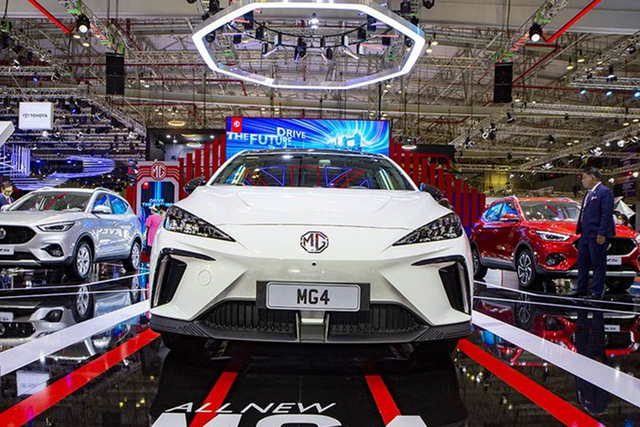 Lộ diện mẫu SUV điện MG4 EV tại Việt Nam - Hình 3 Lo dien mau SUV dien MG4 EV tai Viet Nam-Hinh-3