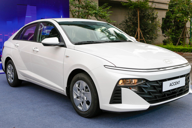 Ưu đãi hàng chục triệu đồng cho khách mua Hyundai Accent 2024 - Hình 4 Uu dai hang chuc trieu dong cho khach mua Hyundai Accent 2024-Hinh-4