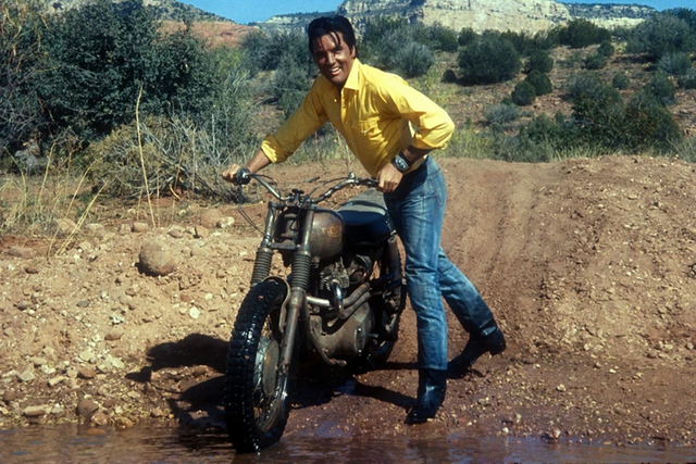 Mẫu môtô hoài cổ Triumph Bonneville T120 Elvis Presley Limited Edition - Hình 2 Mau moto hoai co Triumph Bonneville T120 Elvis Presley Limited Edition-Hinh-2