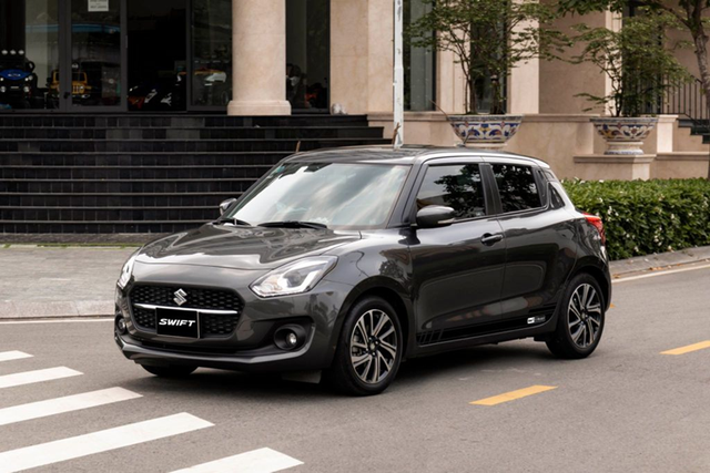 Suzuki Swift được giảm giá đến 100 triệu đồng Suzuki Swift duoc giam gia den 100 trieu dong