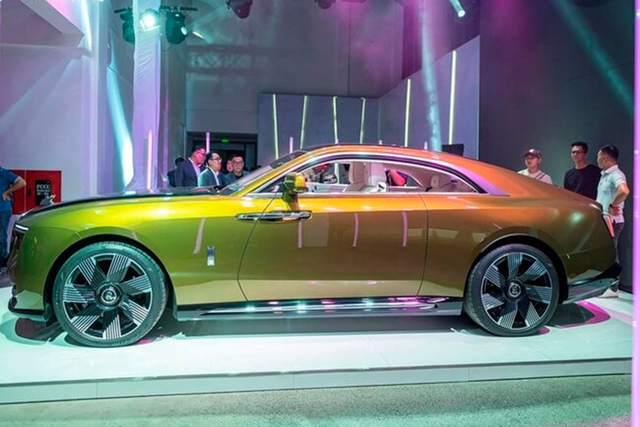 Rolls-Royce Spectre đầu tiên xuất hiện tại Việt Nam - Hình 4 Rolls-Royce Spectre dau tien xuat hien tai Viet Nam-Hinh-4