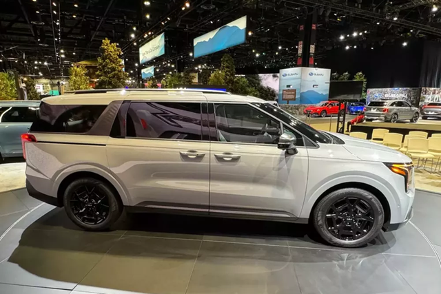 Chi tiết Kia Carnival 2025 hybrid - Hình 4 Chi tiet Kia Carnival 2025 hybrid-Hinh-4