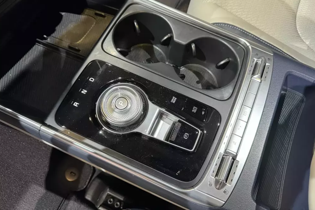Chi tiết Kia Carnival 2025 hybrid - Hình 6 Chi tiet Kia Carnival 2025 hybrid-Hinh-6