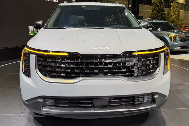 Chi tiết Kia Carnival 2025 hybrid - Hình 3 Chi tiet Kia Carnival 2025 hybrid-Hinh-3
