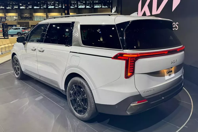 Chi tiết Kia Carnival 2025 hybrid - Hình 10 Chi tiet Kia Carnival 2025 hybrid-Hinh-10