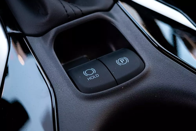Đại lý bán 'bia kèm lạc' đối với Toyota Corolla Cross 2024 - Hình 5 Dai ly ban 'bia kem lac' doi voi Toyota Corolla Cross 2024-Hinh-5