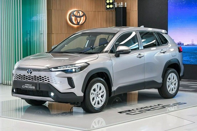 Đại lý bán 'bia kèm lạc' đối với Toyota Corolla Cross 2024 - Hình 10 Dai ly ban 'bia kem lac' doi voi Toyota Corolla Cross 2024-Hinh-10