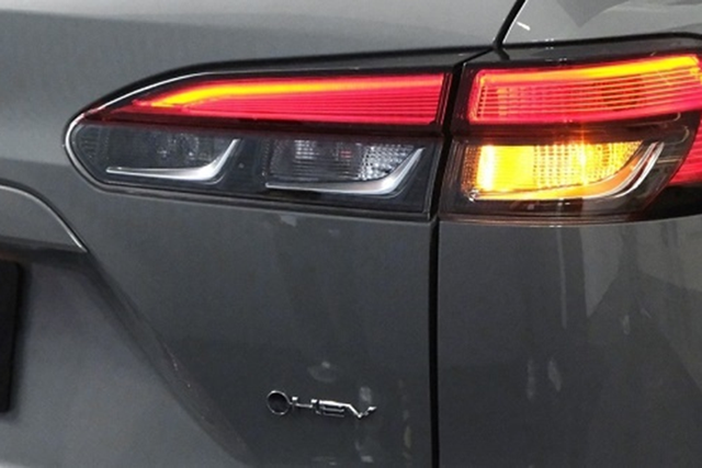 Đại lý bán 'bia kèm lạc' đối với Toyota Corolla Cross 2024 - Hình 9 Dai ly ban 'bia kem lac' doi voi Toyota Corolla Cross 2024-Hinh-9
