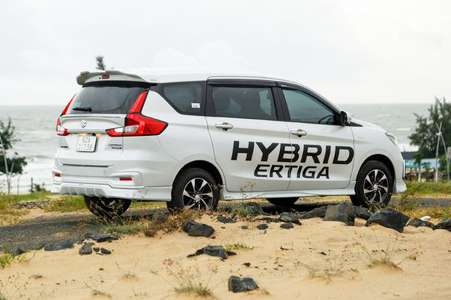 Suzuki Ertiga Hybrid đang được hãng ưu đãi lệ phí trước bạ, lãi suất - Hình 2 Suzuki Ertiga Hybrid dang duoc hang uu dai le phi truoc ba, lai suat-Hinh-2