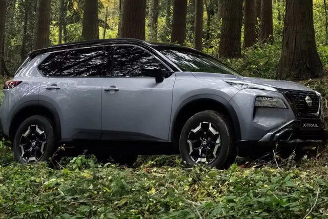 Hãng Nissan tung ra phiên bản N-Trek mới với thiết kế rắn rỏi - Hình 4 Hang Nissan tung ra phien ban N-Trek moi voi thiet ke ran roi-Hinh-4