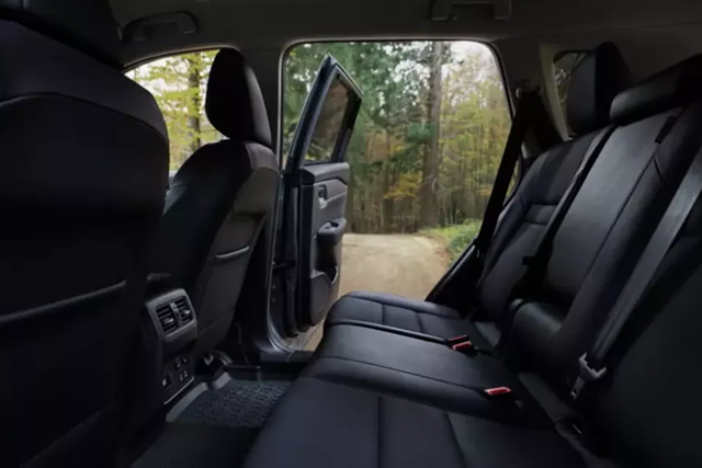 Hãng Nissan tung ra phiên bản N-Trek mới với thiết kế rắn rỏi - Hình 6 Hang Nissan tung ra phien ban N-Trek moi voi thiet ke ran roi-Hinh-6