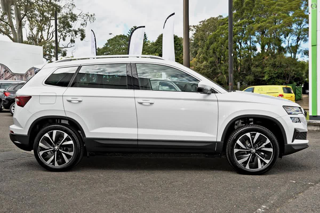 Người mua xe Skoda Karoq và Kodiaq được giảm hơn 100 triệu đồng - Hình 8 Nguoi mua xe Skoda Karoq va Kodiaq duoc giam hon 100 trieu dong-Hinh-8