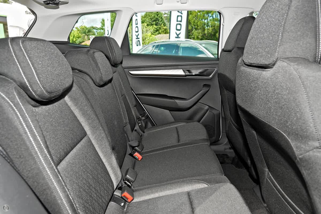 Người mua xe Skoda Karoq và Kodiaq được giảm hơn 100 triệu đồng - Hình 6 Nguoi mua xe Skoda Karoq va Kodiaq duoc giam hon 100 trieu dong-Hinh-6