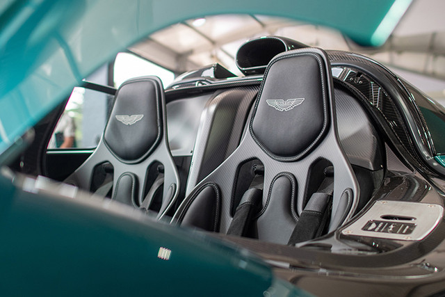 Siêu đại gia chi gần 80 tỷ đồng mua Aston Martin Valkyrie Spider mui trần - Hình 5 Sieu dai gia chi gan 80 ty dong mua Aston Martin Valkyrie Spider mui tran-Hinh-5