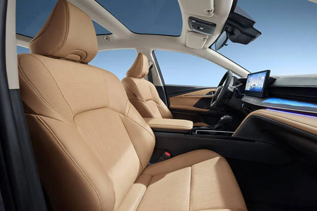 Chi tiết Toyota Camry 2024 giá chỉ từ 596 triệu đồng - Hình 6 Chi tiet Toyota Camry 2024 gia chi tu 596 trieu dong-Hinh-6