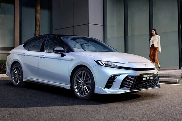 Chi tiết Toyota Camry 2024 giá chỉ từ 596 triệu đồng - Hình 2 Chi tiet Toyota Camry 2024 gia chi tu 596 trieu dong-Hinh-2