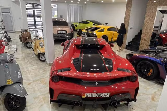 Chi tiet garage tri gia gan 450 ty dong cua dai gia Hoang Kim Khanh-Hinh-6