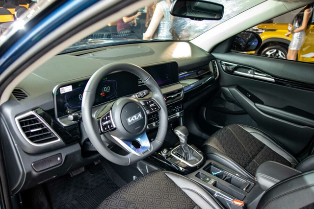 Kia Seltos 2024 giá khởi điểm từ 599 triệu đồng - Hình 17 Kia Seltos 2024 gia khoi diem tu 599 trieu dong-Hinh-17