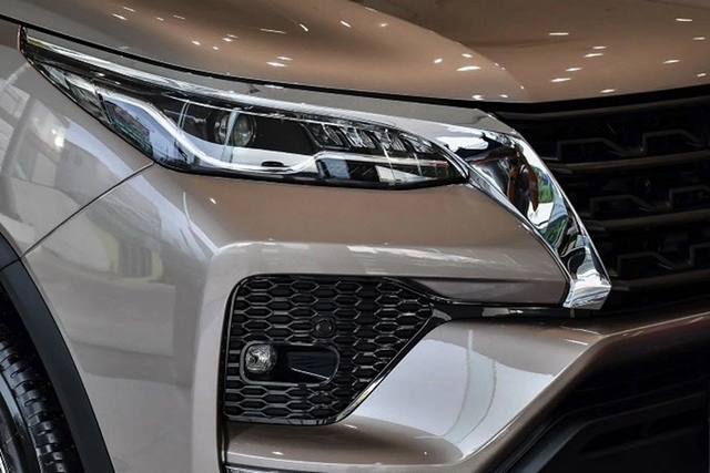 Mẫu xe DSUV Toyota Fortuner MHEV 2024 sẽ có tổng cộng 4 phiên bản - Hình 9 Mau xe DSUV Toyota Fortuner MHEV 2024 se co tong cong 4 phien ban-Hinh-9