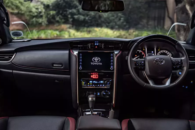 Mẫu xe DSUV Toyota Fortuner MHEV 2024 sẽ có tổng cộng 4 phiên bản - Hình 2 Mau xe DSUV Toyota Fortuner MHEV 2024 se co tong cong 4 phien ban-Hinh-2