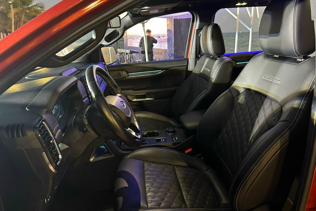 Ford Everest Platinum 1,509 tỷ đồng có gì hay? - Hình 5 Ford Everest Platinum 1,509 ty dong co gi hay?-Hinh-5
