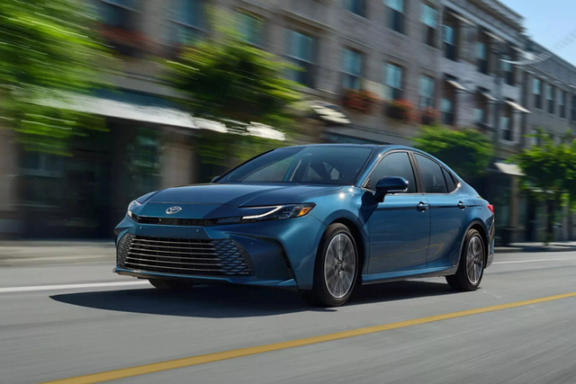 Cận cảnh Toyota Camry 2024 đang chạy thử tại Thái Lan - Hình 5 Can canh Toyota Camry 2024 dang chay thu tai Thai Lan-Hinh-5