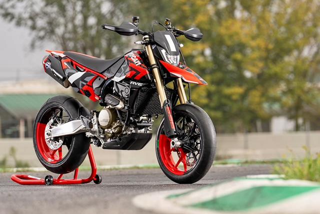 Cận cảnh Ducati Hypermotard 698 Mono từ 480 triệu - Hình 9 Can canh Ducati Hypermotard 698 Mono tu 480 trieu-Hinh-9