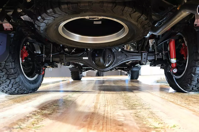 Bên trong chiếc xe bán tải Toyota Hilux GR Sport - Hình 17 Ben trong chiec xe ban tai Toyota Hilux GR Sport-Hinh-17