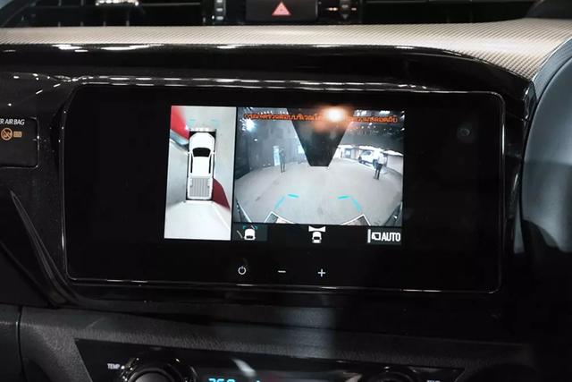 Bên trong chiếc xe bán tải Toyota Hilux GR Sport - Hình 18 Ben trong chiec xe ban tai Toyota Hilux GR Sport-Hinh-18